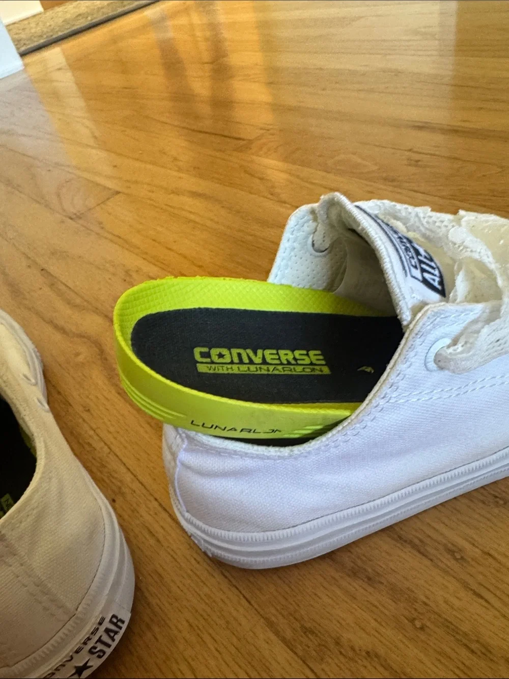Low top white converse